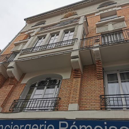 Chez La Reg'- Aux Pieds De La Cathedrale Apartment แร็งส์ ภายนอก รูปภาพ