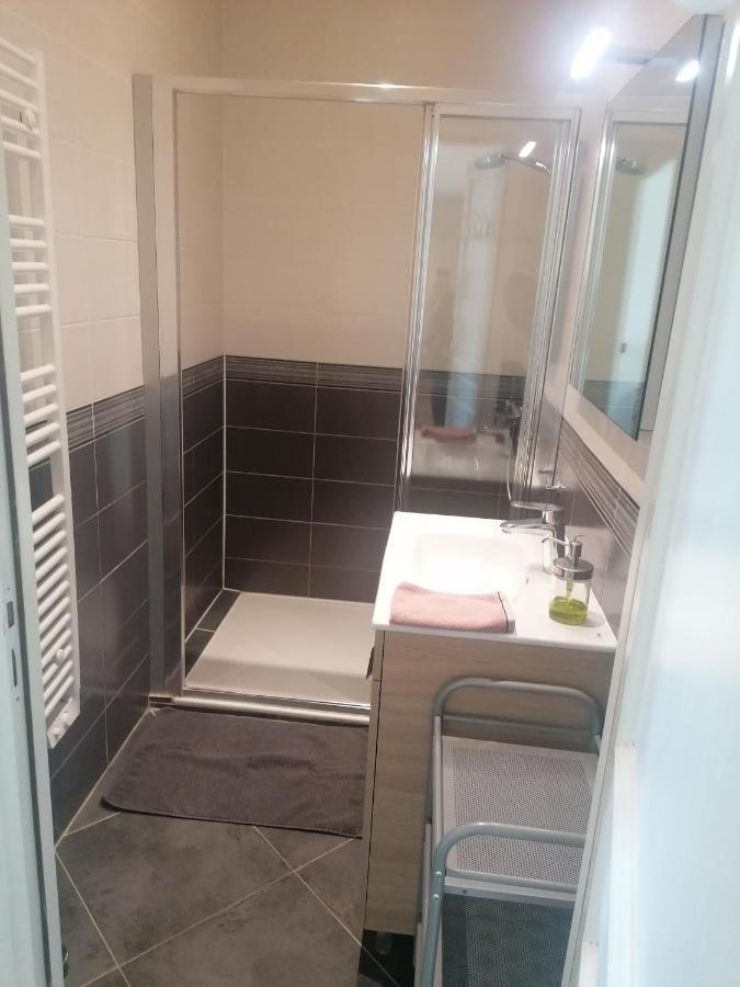 Chez La Reg'- Aux Pieds De La Cathedrale Apartment แร็งส์ ภายนอก รูปภาพ