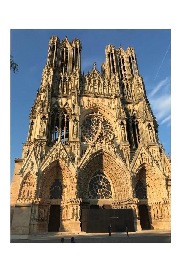 Chez La Reg'- Aux Pieds De La Cathedrale Apartment แร็งส์ ภายนอก รูปภาพ